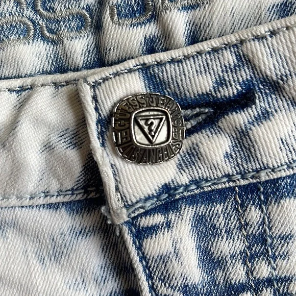 GUESS | Y2K acid wash bleached denim mini skirt - Picture 5 of 10